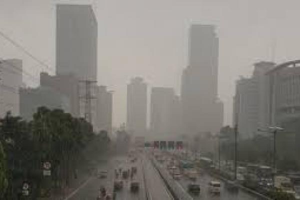 BMKG: Malam Ini Seluruh Jakarta Bakal Hujan 