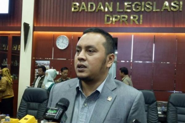  Capai Titik Temu, DPR-Serikat Pekerja  Sepakati Beberapa Poin RUU Ciptaker