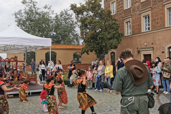 Gelaran Indonesia Corner di Kota Tua Warsawa Tarik Perhatian