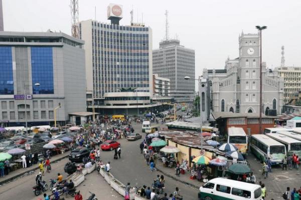  Nigeria membuka kembali rumah ibadah di Lagos