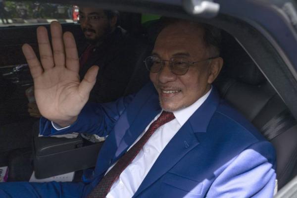 Anwar Ibrahim: Persoalan Dukungan Mayoritas Anggota Parlemen Bukan Urusan Polisi