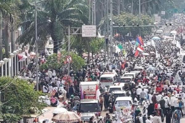 Kawal Demo Buruh di Gedung DPR, Polisi Ingatkan Protokol Covid-19