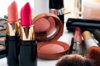 Transaksi Online Produk Kosmetik Naik 80%
