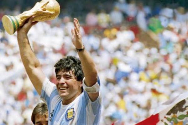 Legenda  Diego Maradona Meninggal Dunia Pada Usia 60