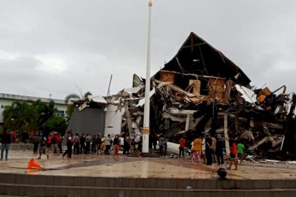 Gempa Sulawesi Barat, 3 Tewas 2.000 Orang Mengungsi