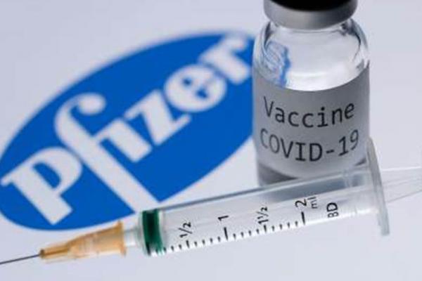 Malaysia Setujui Vaksin Pfizer/BioNTech Booster Vaksin COVID-19