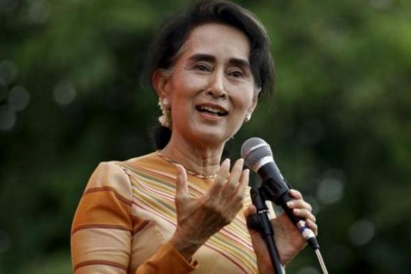 Internasional Serukan Myanmar Izinkan Utusan Bertemu Aung San Suu Kyi