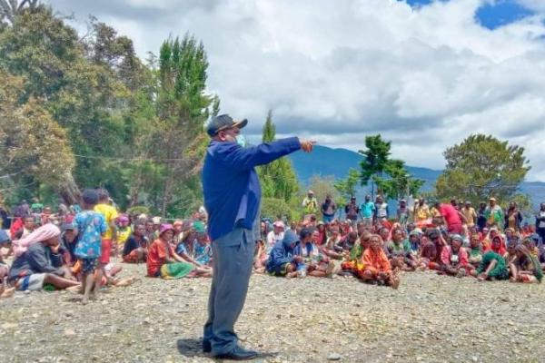 Pengungsi Konflik Papua Kekurangan Bahan Pangan