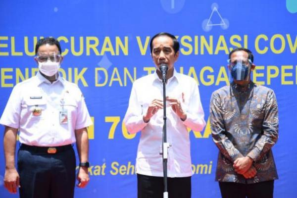 Akhirnya Guru Divaksin! Jokowi Targetkan Tahun Ini PTM Dimulai