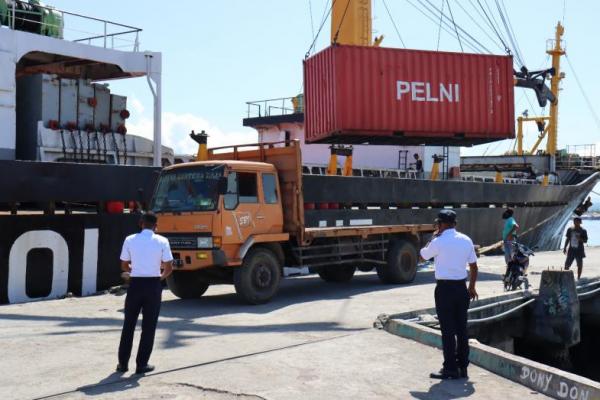 Muatan Tol Laut di Pelabuhan Depapre Terus Meningkat