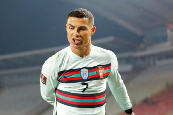 Ronaldo Lebih Pilih PSG Ketimbang MU