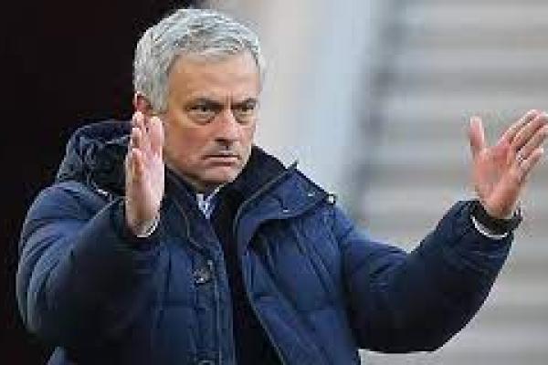 Saham Roma Naik Lebih dari 21 Persen Usai Umumkan Penunjukan Mourinho