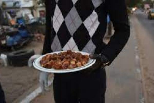 Pemuda Kristiani Senegal Pasok Makanan Berbuka Puasa