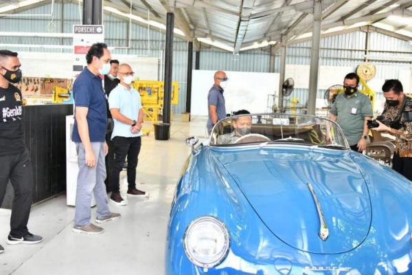 Bamsoet Pesan Mercedes-Benz Saat Kunjungan ke Tuksedo Kustom Studio Bali