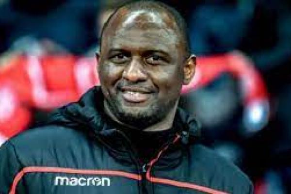  Patrick Vieira Ditunjuk Sebagai Pelatih Crystal Palace 