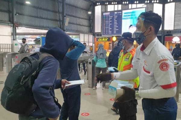 Senin Pagi, Tren Penumpang KRL Bertambah