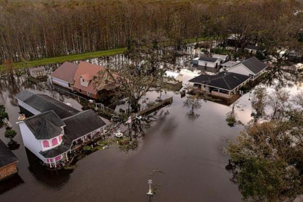 Terganas, Badai Ida Terjang Kota New Orleans