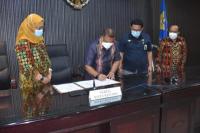  Sekda Kota Kupang dan Kepala BBTKLPP Surabaya Teken MoU Tingkatkan Kualitas Nakes