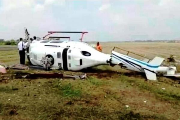 Sedang Latihan, Heli Kemenhub Terguling di Bandara Budiarto