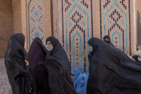 Aktivis Afghanistan Mengatakan Taliban Tak Punya Pilihan Selain Mendengarkan Wanita