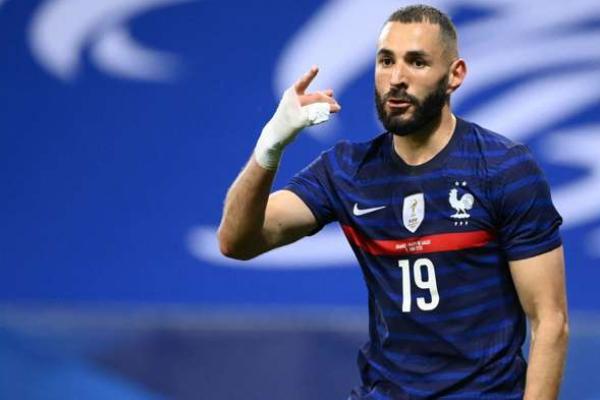 Deschamps Dukung Benzema Jadi Kandidat Ballon d`Or 2021