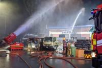 Bengkel Pipa Bekas di Singapura Terbakar Dini Hari Tadi