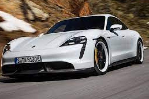 Taycan Elektrik Ungguli Penjualan Porsche "Sport" Legendaris 911