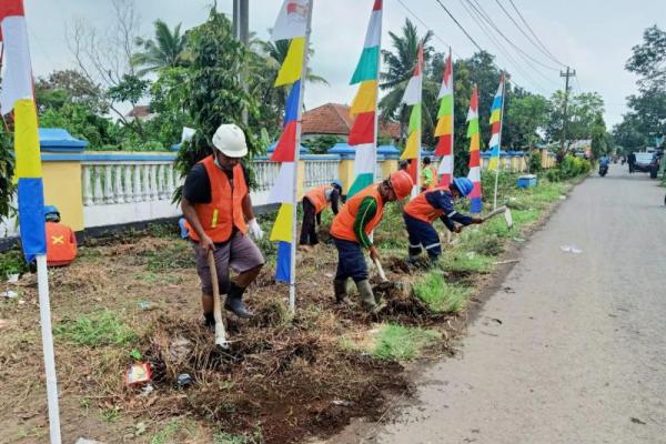 Bantu Warga Terdampak Pandemi, Disnav Cilacap Kembali Gelar Padat Karya