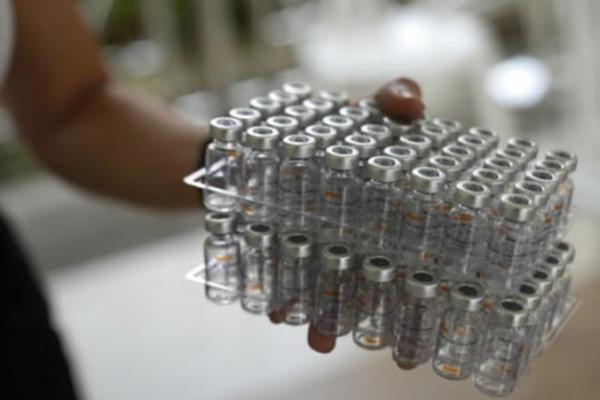 Pada Awal November, Filipina akan Mulai Uji Coba Pencampuran Vaksin COVID-19 