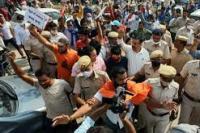 Lusinan Ditahan Karena Mengganggu Sholat Jumat di India