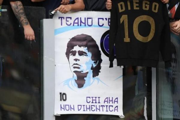 Asosiasi Sepak Bola Argentina Adakan Peringatan Mendiang Maradona