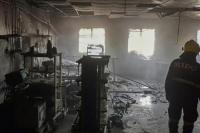 Rumah Sakit Khusus Pasien COVID-19 Hangus Terbakar di India