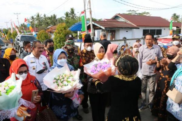 Bersama Komisi V, Dirjen PPKTrans Lakukan Kunjungan Kerja ke Eks Permukiman Transmigrasi