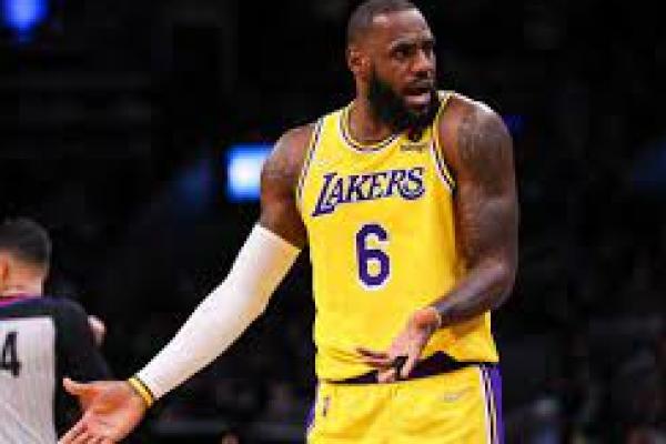 Jalani Karantina, LeBron James Absen Lawan King