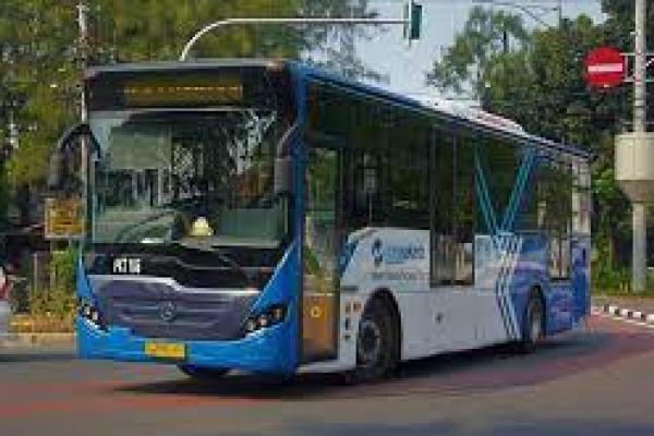 Transjakarta Angkut 500 Ribu Penumpang Per Hari 2021