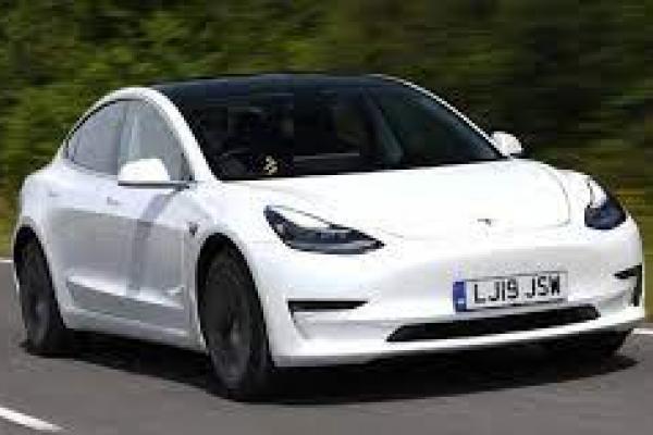 Masalah Bagasi dan Kap, Tesla Tarik 675.000 Mobil 