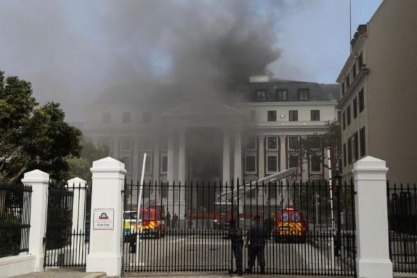 Tersangka Kebakaran Gedung Parlemen Afrika Selatan Ditangkap