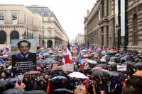 Ribuan Anti Vaksin Demo Membalas Ancaman Presiden Prancis