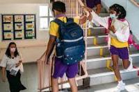 Cegah Covid, Hong Kong Tutup Sekolah Menengah Mulai Senin