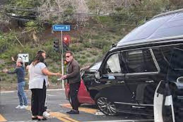 Terlibat Kecelakaan Mobil, Arnold Schwarzenegger Tidak Terluka