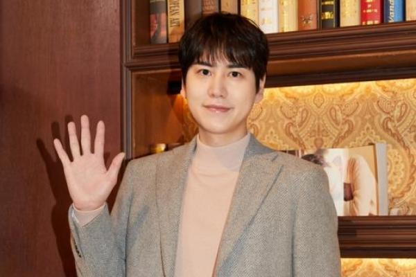 Kyuhyun Adakan Konferensi Pers Membahas EP Solo Barunya