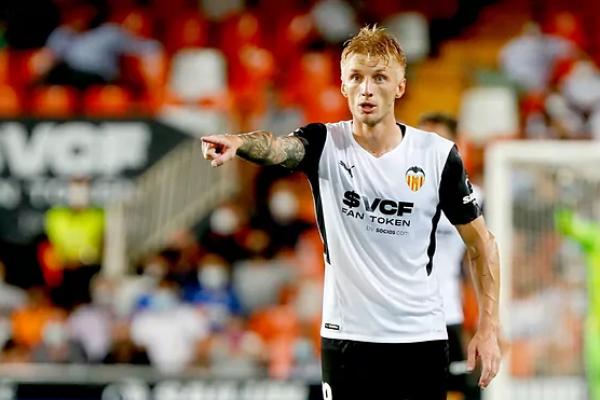 Bek Valencia Daniel Wass Resmi Gabung ke Atletico Madrid