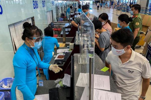 Vietnam Akhiri Pembatasan Covid dan Buka Penerbangan Internasional Mulai Besok