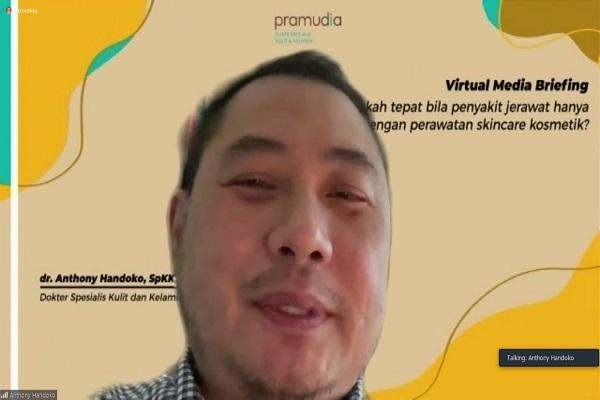 Skincare Saja Tidak Cukup untuk Mengobati Penyakit Jerawat