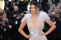Terbuka tentang Kesehatan Mental, Kendall Jenner Mengaku Sering Panik dan Cemas