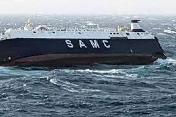  Kapal Kargo Muatan Mobil Tenggelam di Pantai Iran