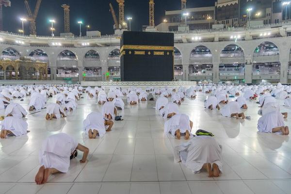 Ilustrasi ibadah umrah di Mekah. FOTO: BBC 