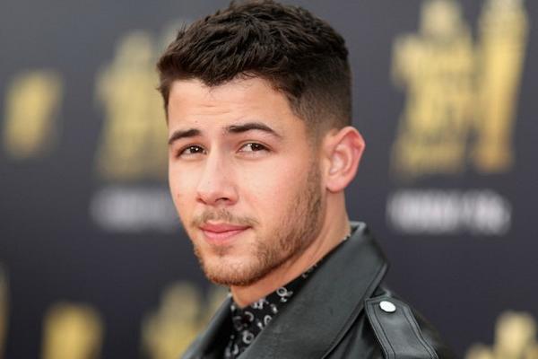 Nick Jonas Gantikan Shaquille O Neal di Seri Kompetisi NBC Dancing with Myself