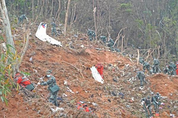 Satu dari Dua Kotak Hitam Pesawat yang Jatuh di China, Ditemukan