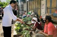 Jokowi Resmikan Ikon Baru Kota Kupang dan Blusukan ke Pasar Tradisional bagi BLT